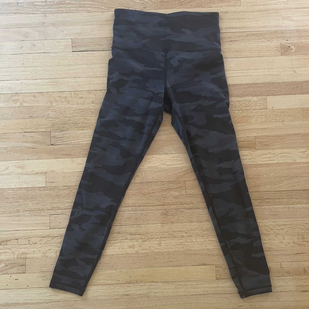 Athleta cropped camo leggings